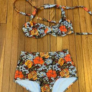 Free people high waisted 70s print bathing suit. Size small top and bottom.